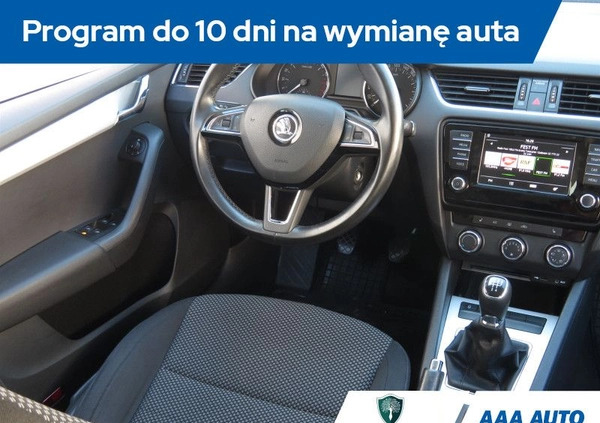 Skoda Octavia cena 35000 przebieg: 238818, rok produkcji 2015 z Wołomin małe 154